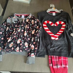 🆕(2)  2 piece Christmas pajamas size M 1 new with tags and 1 new with out tags